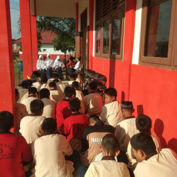 Kegiatan rutin, Jumat pagi bersama Rohis SMPN 6 Talang Kelap